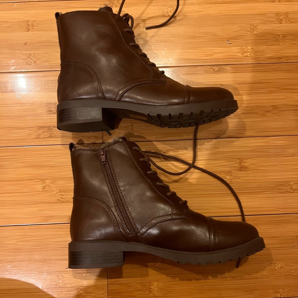 ALDO cemlyn lace-up boot *worn once
